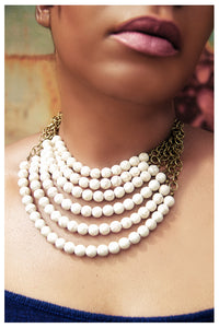 CREAM HOWLITE AND MULTI BRASS CHAIN NECKLACE