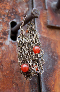 ANTIQUE BRASS CHAIN BRACELET WITH CARNELIAN BEADS